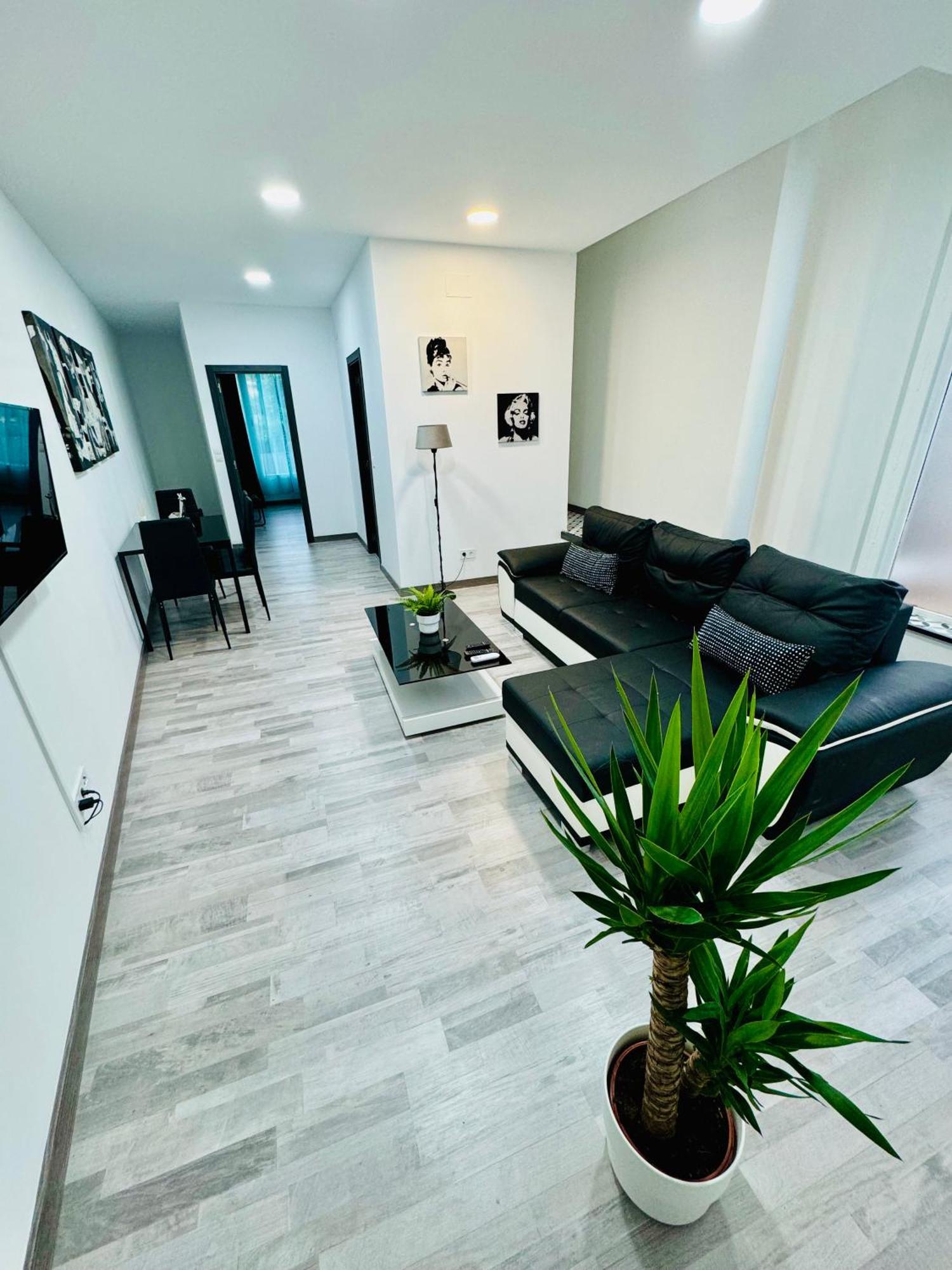 Duplex Th Sanse Norte 圣塞巴斯蒂安德洛斯雷耶斯 外观 照片